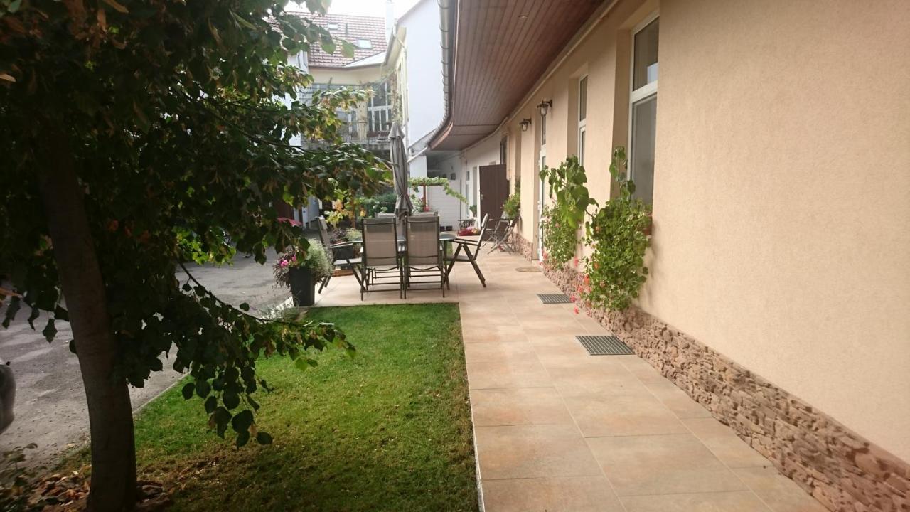 Nobilis Apartman Eger Exterior photo