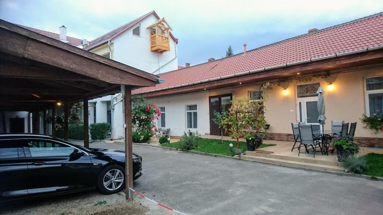 Nobilis Apartman Eger Exterior photo
